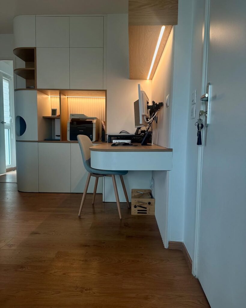 Détail du bureau et du meuble arrondi