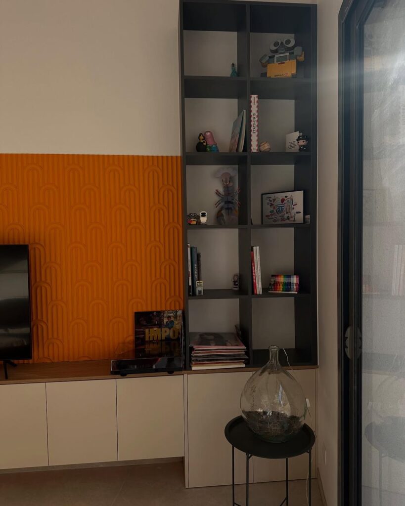 Meuble TV sur mesure avec rangements et éclairage