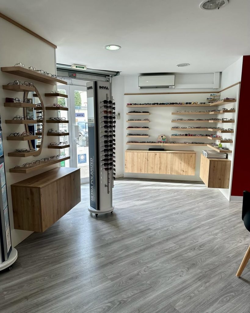 Plan large montrant l'ambiance générale et la cohérence de l'agencement