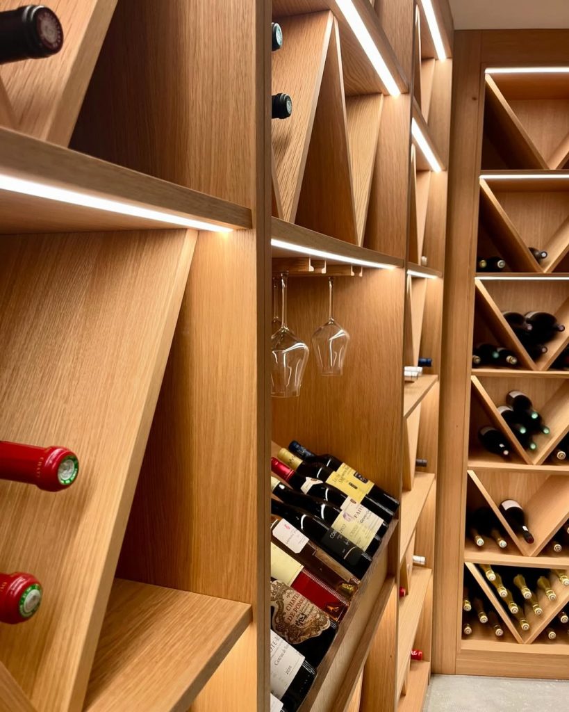 Zoom sur un présentoir de vin design