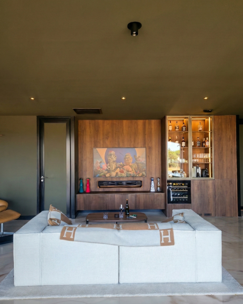 Bureau en bois vue d'ensemble