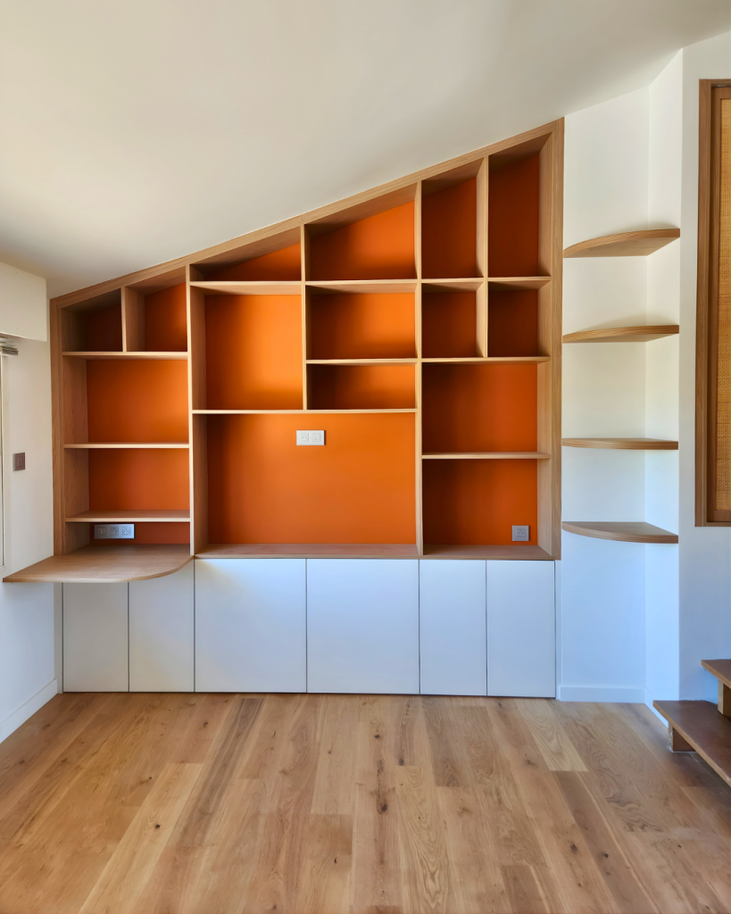 Vu de la bibliothèque sur mesure dans son ensemble