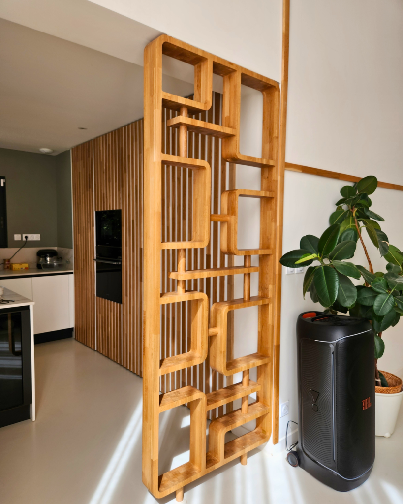 Claustra bois sur mesure design au forme géométrique